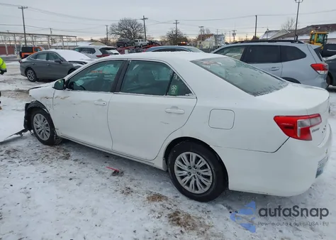 2014 Toyota Camry Le z USA, uszkodzony, nr VIN 4T1BF1FK0EU310358